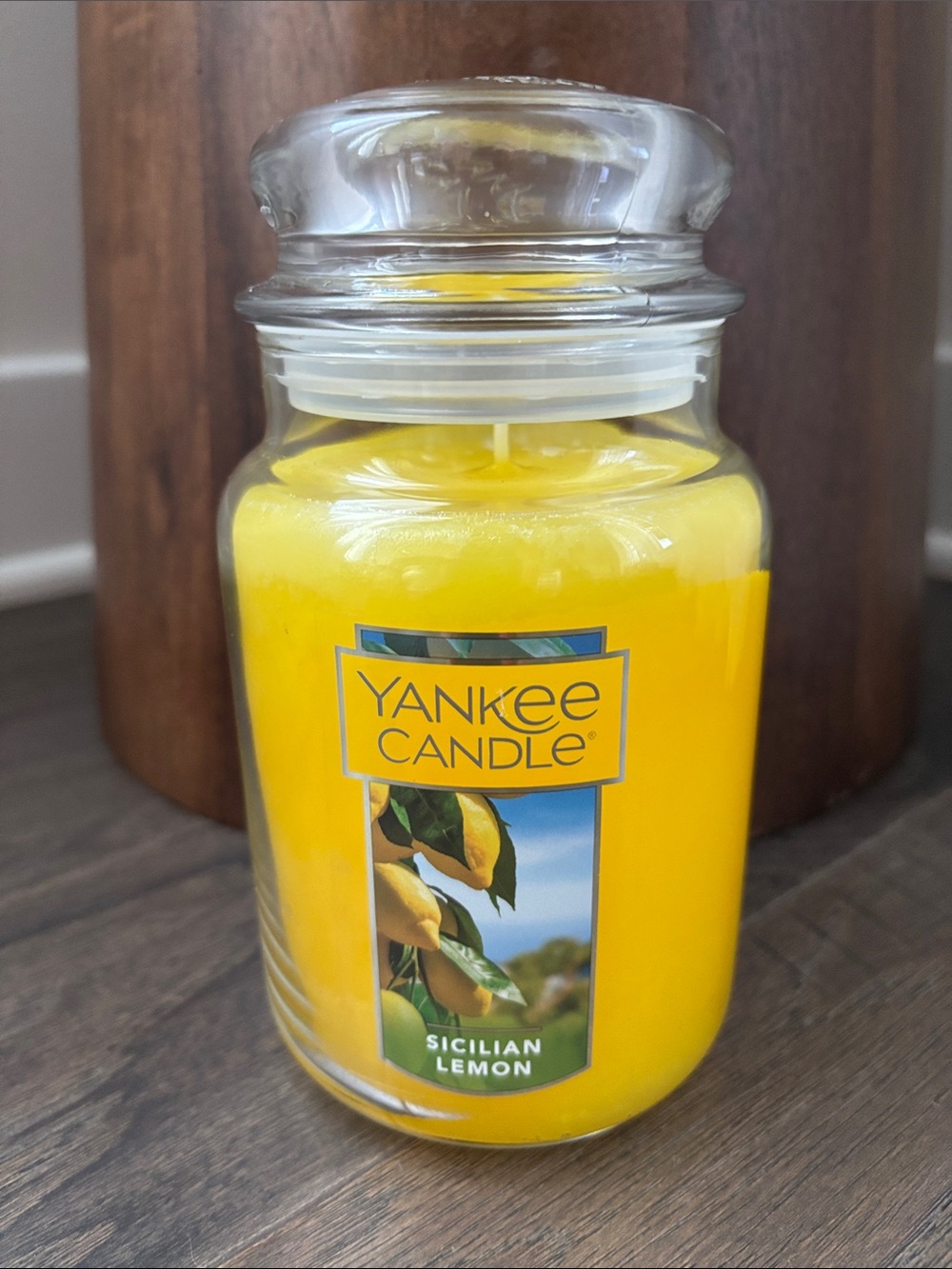 Yankee Candle Sicilian Lemon,citrus fragrance,vanilla,sugar,lemon trees